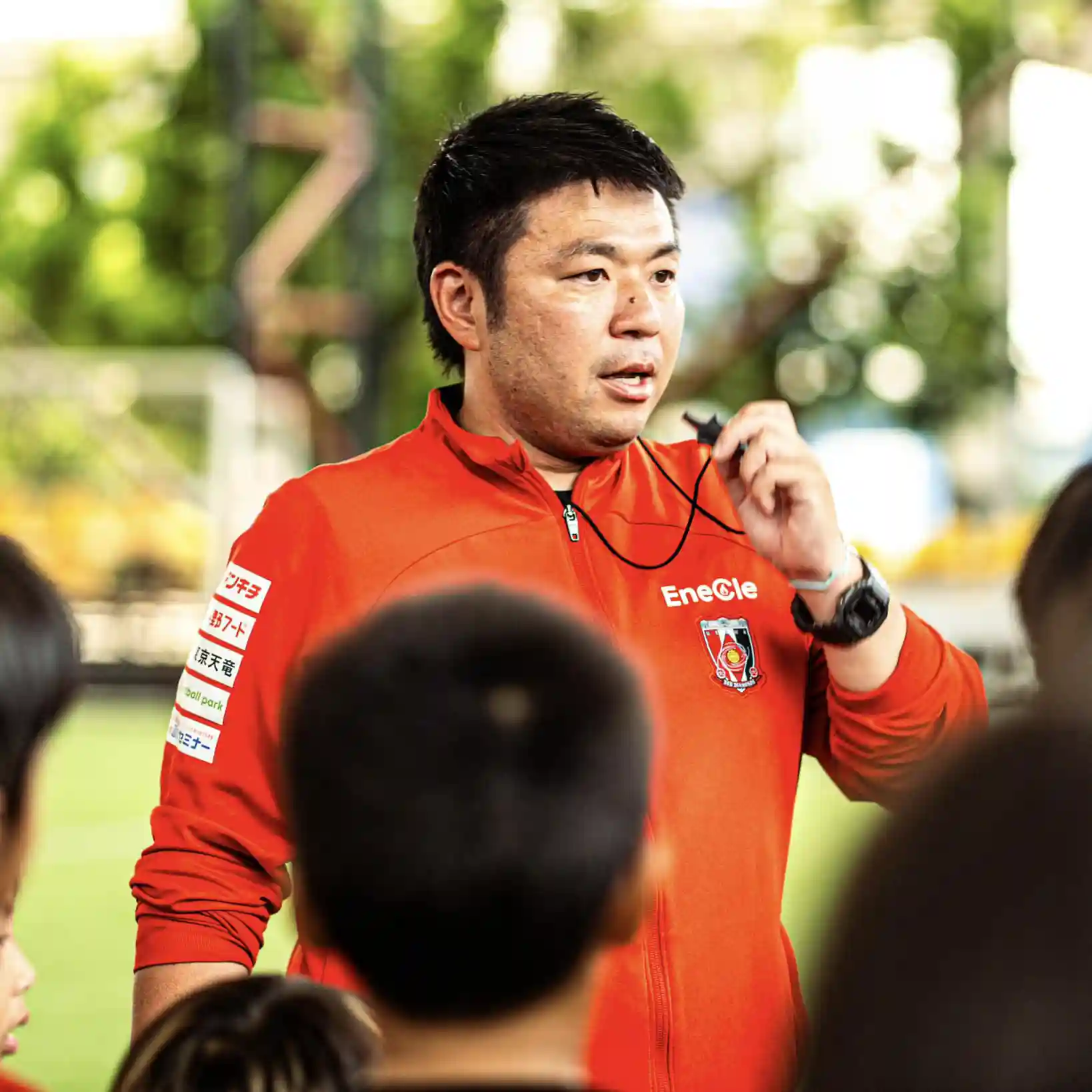โค้ชจากอุราวะ เรดส์ ให้คำแนะนำ