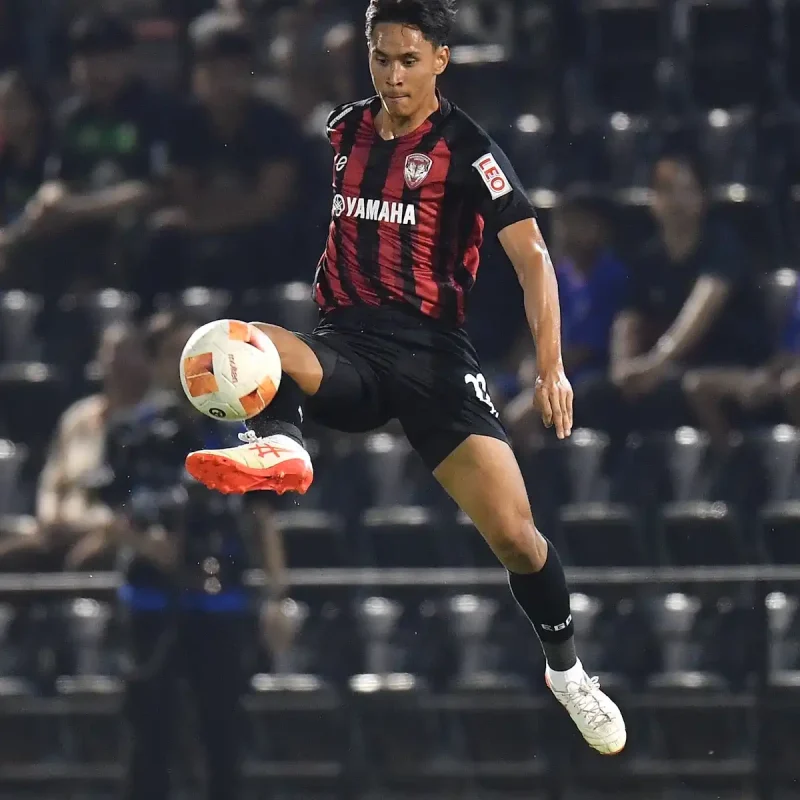 Match Photos - Action Shots - Muangthong United at Ratchaburi - Thai League 1