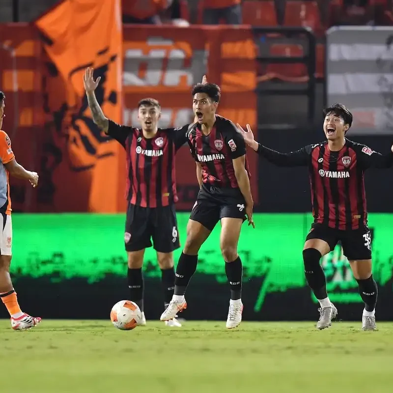 Match Photos - Action Shots - Muangthong United at Ratchaburi - Thai League 1
