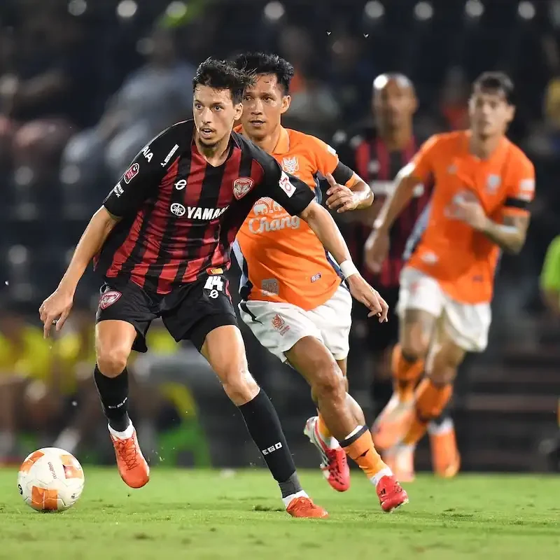 Match Photos - Action Shots - Muangthong United at Ratchaburi - Thai League 1