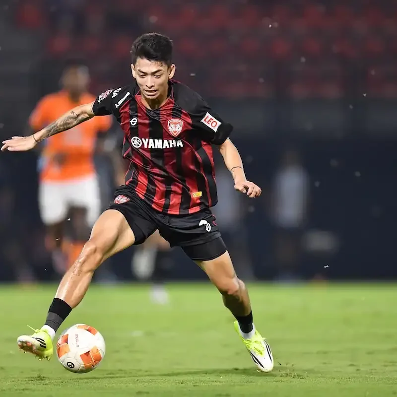 Match Photos - Action Shots - Muangthong United at Ratchaburi - Thai League 1